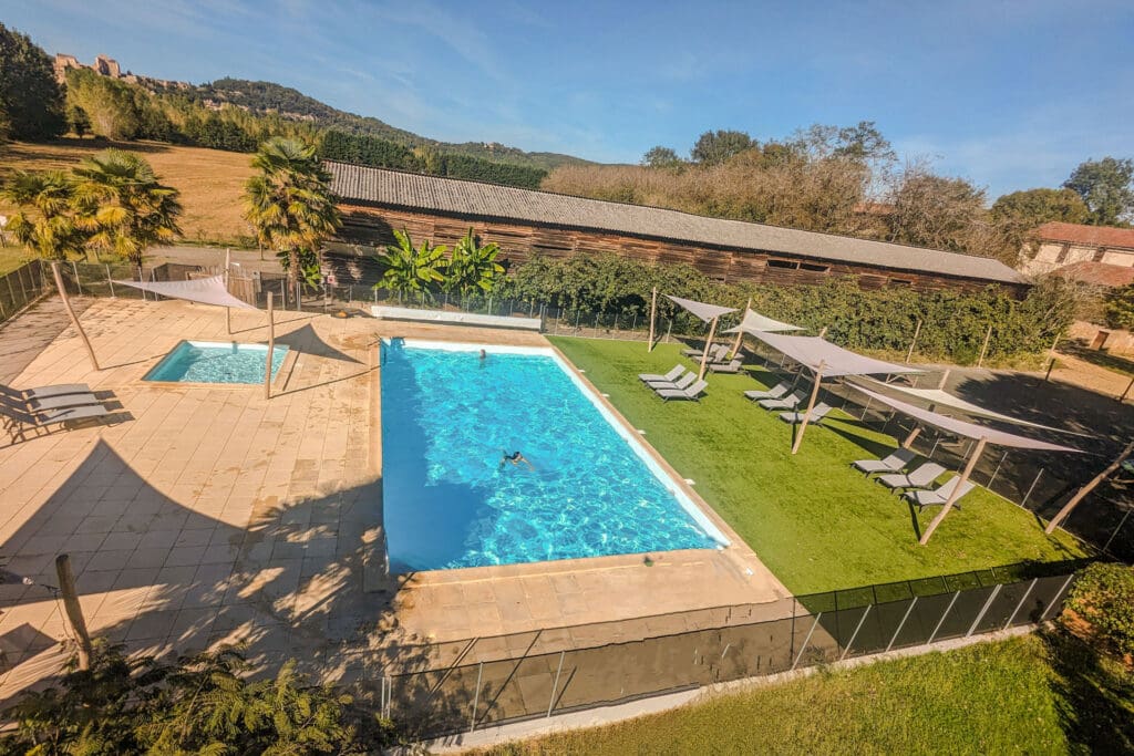 piscine du camping les 5 chateaux en dordogne